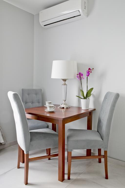 Elegant City Center Apartment 7B Красков Екстериор снимка