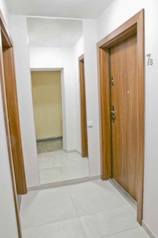 Elegant City Center Apartment 7B Красков Екстериор снимка